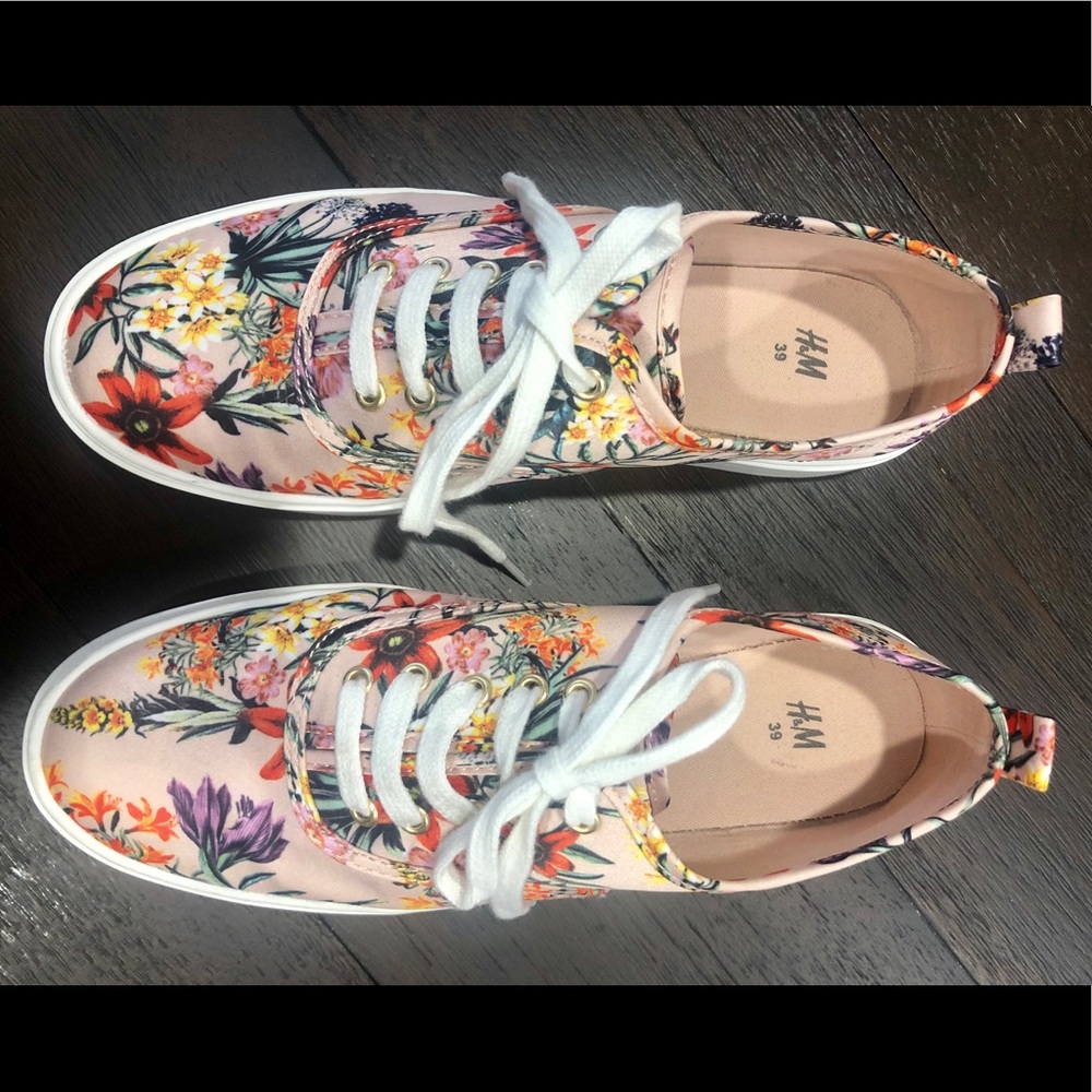Floral print pink satin sneaker from H&M